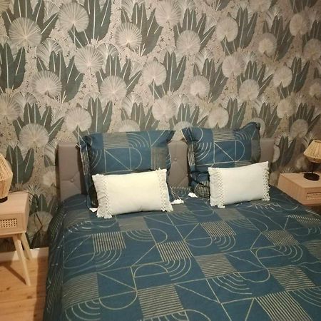 Chambre D'Hote Familiale De La Maison Bleue Lanvallay Екстериор снимка